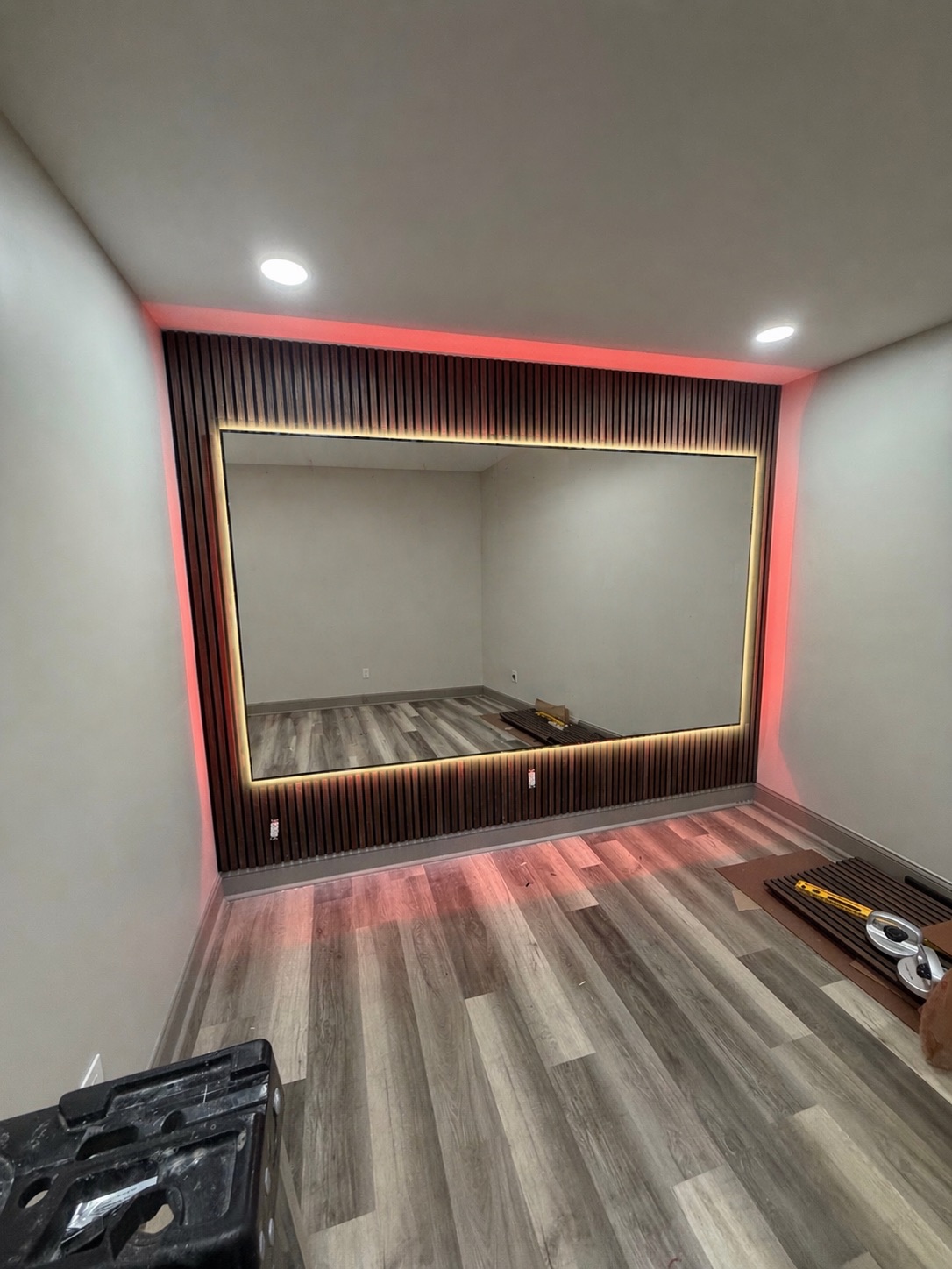 Slat Panel wall with Led Backlit Mirror